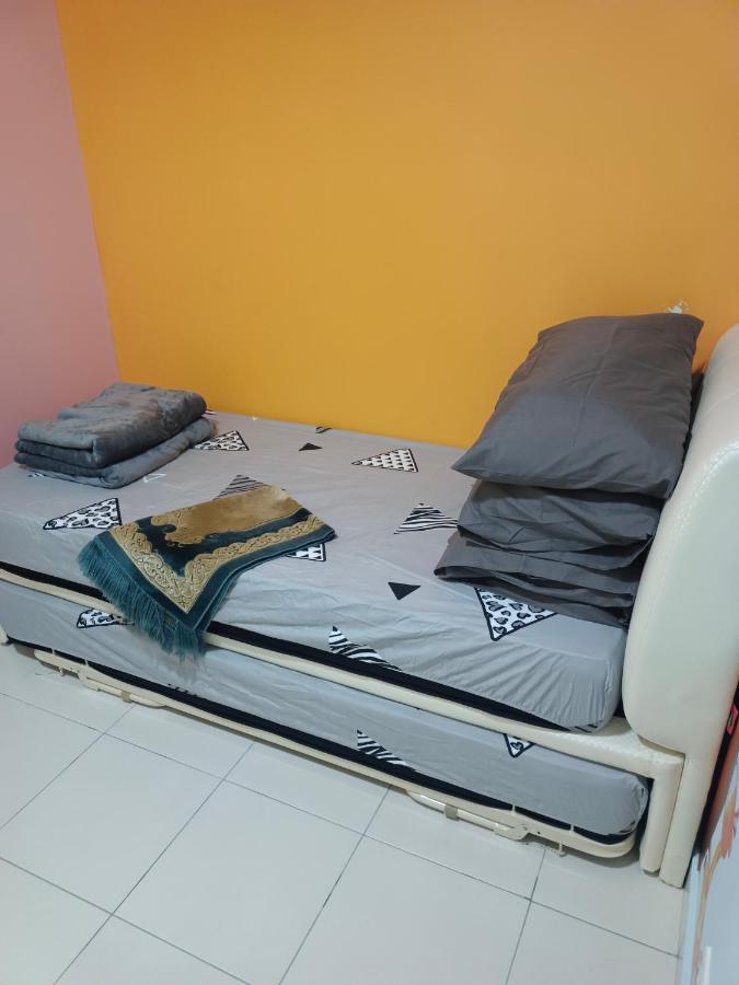 Nena Homestay Setia Alam, Air Conditioned, High Speed Internet Shah Alam Bagian luar foto