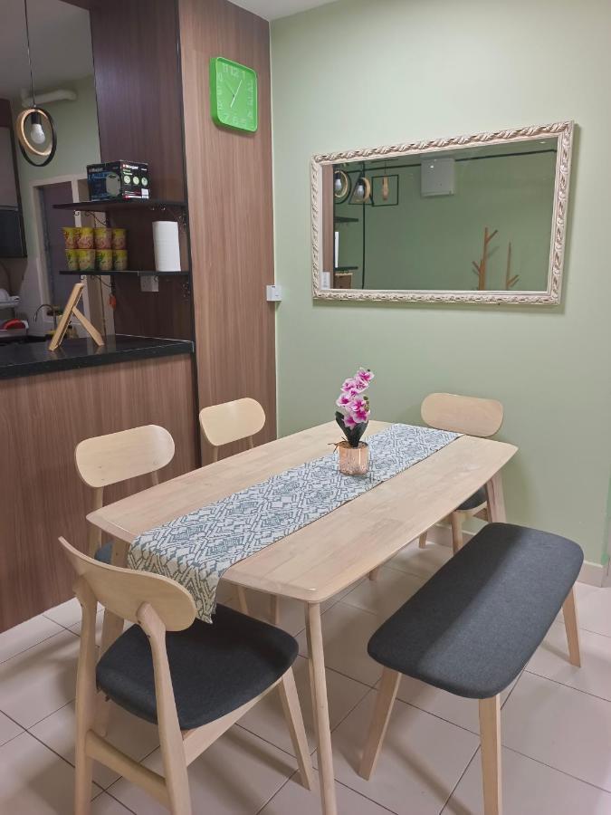 Nena Homestay Setia Alam, Air Conditioned, High Speed Internet Shah Alam Bagian luar foto