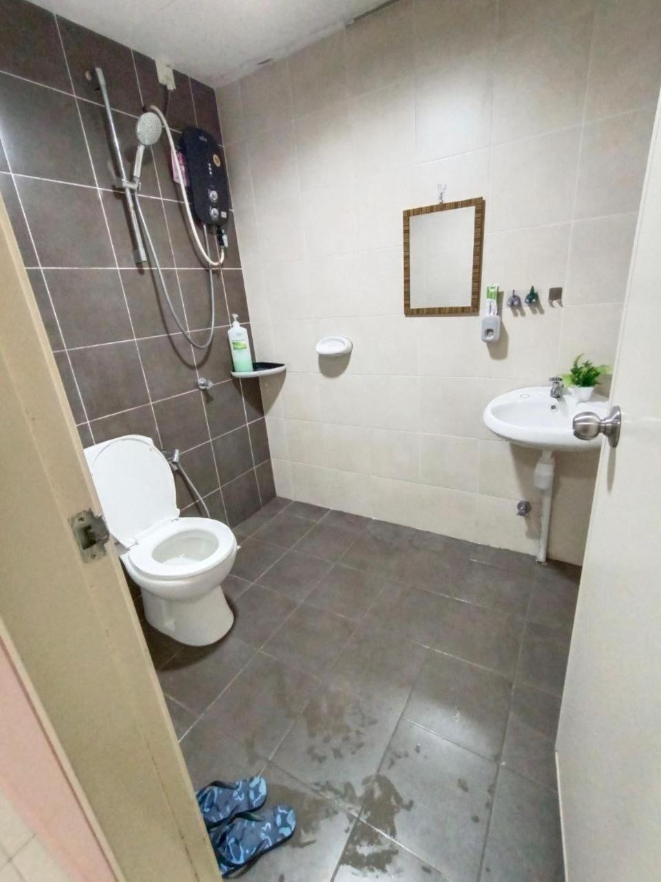 Nena Homestay Setia Alam, Air Conditioned, High Speed Internet Shah Alam Bagian luar foto